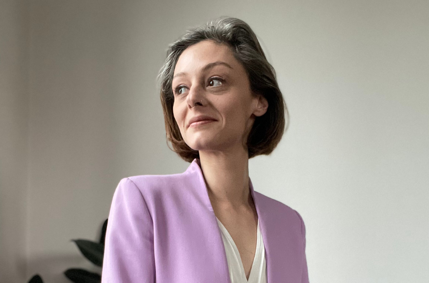 Image Overlapping Title Alt