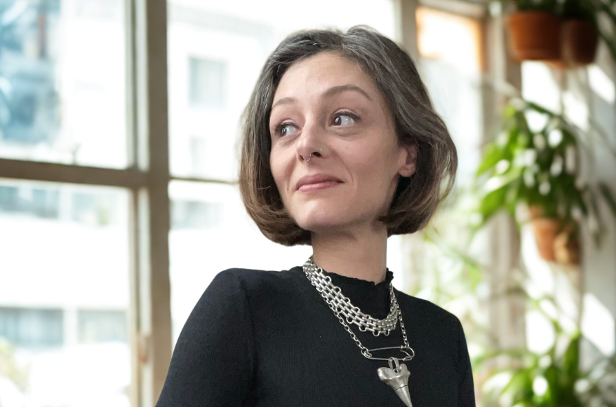 Image Overlapping Title Alt